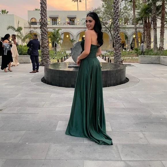 sachin and babi light blue dress abendkleider Emerald Green Dubai Formal Prom Dress Women Long Sleeves Evening Gowns Sexy Slit Crystal Robe de Soirée 2023 Custom main image 0